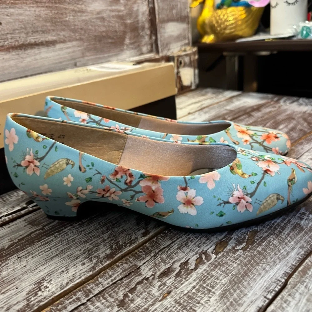 Soft Style Light Blue Floral Slip-On Ballet Flats - Picture 2 of 6